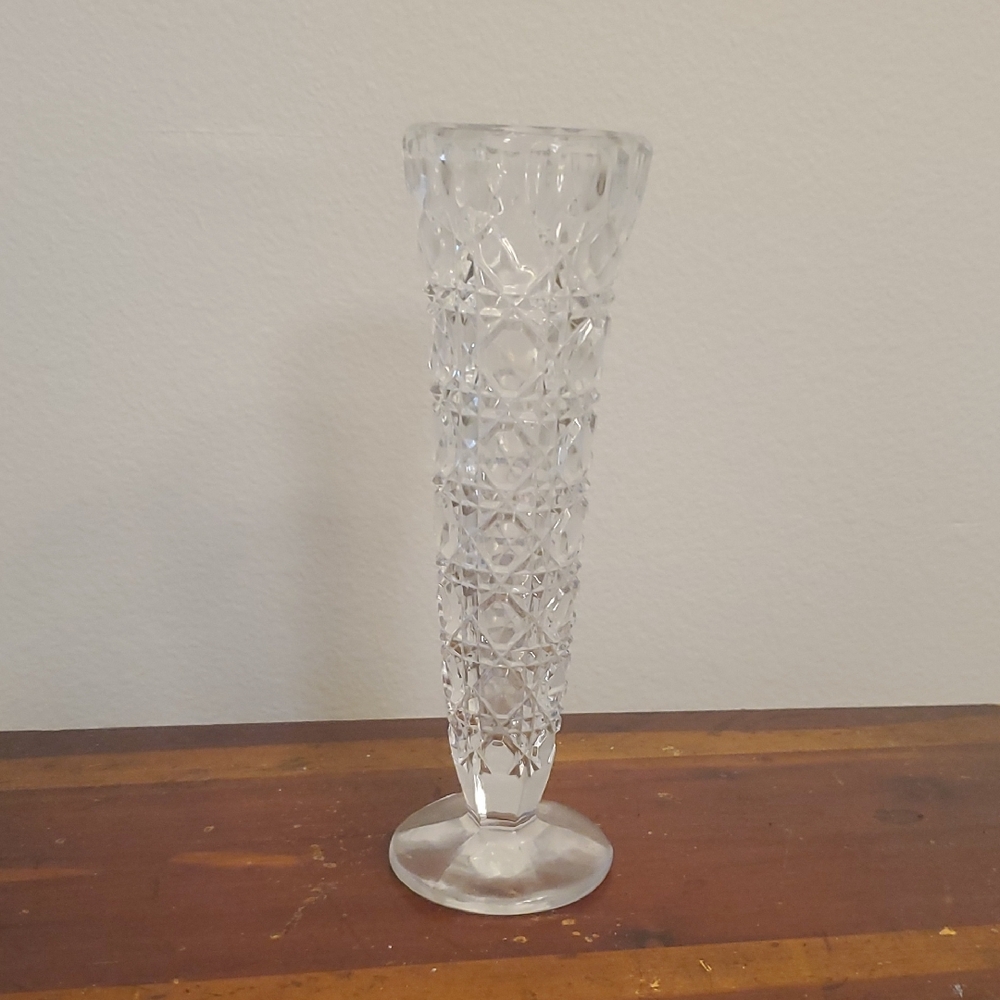 Vintage 1978 Elegant Crystal Vase